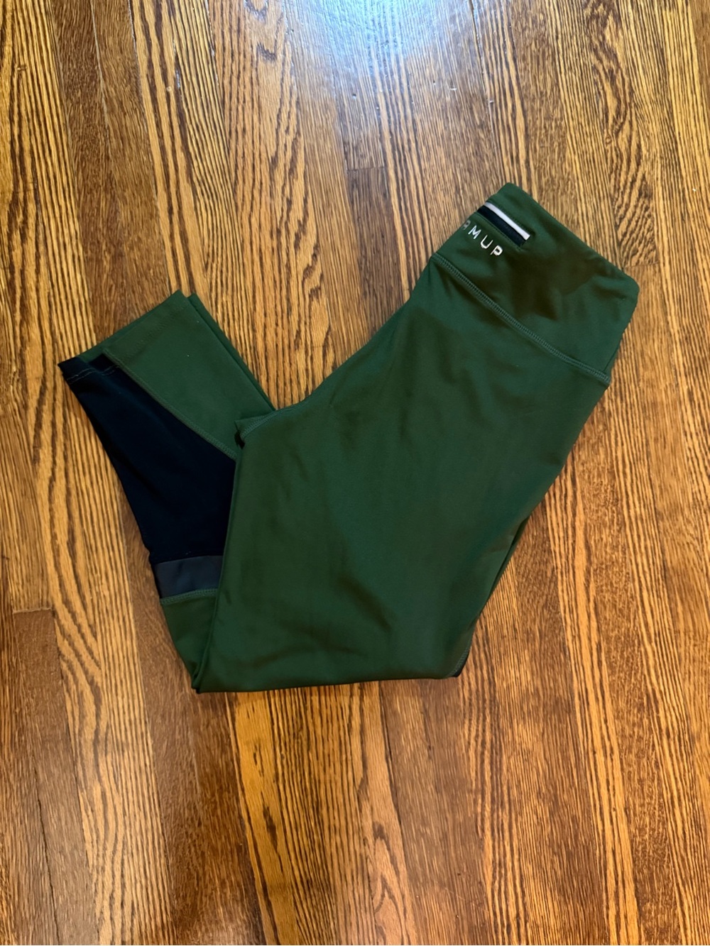 The Warmup Olive Green Cropped Leggings Faux Leather Mesh Trim Size M